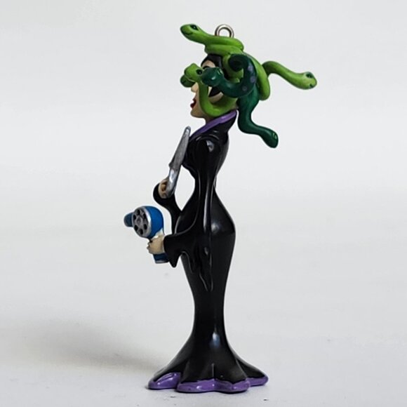 2005 Hallmark Keepsake Hauntington Collection Ivana Hacketoff Halloween ornament - Picture 3 of 10